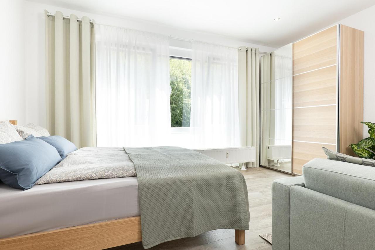 Apart4Me Scandi Apartment Geislingen Zentral Mit Parkplatz Гайслинген ан дер Щайге Екстериор снимка