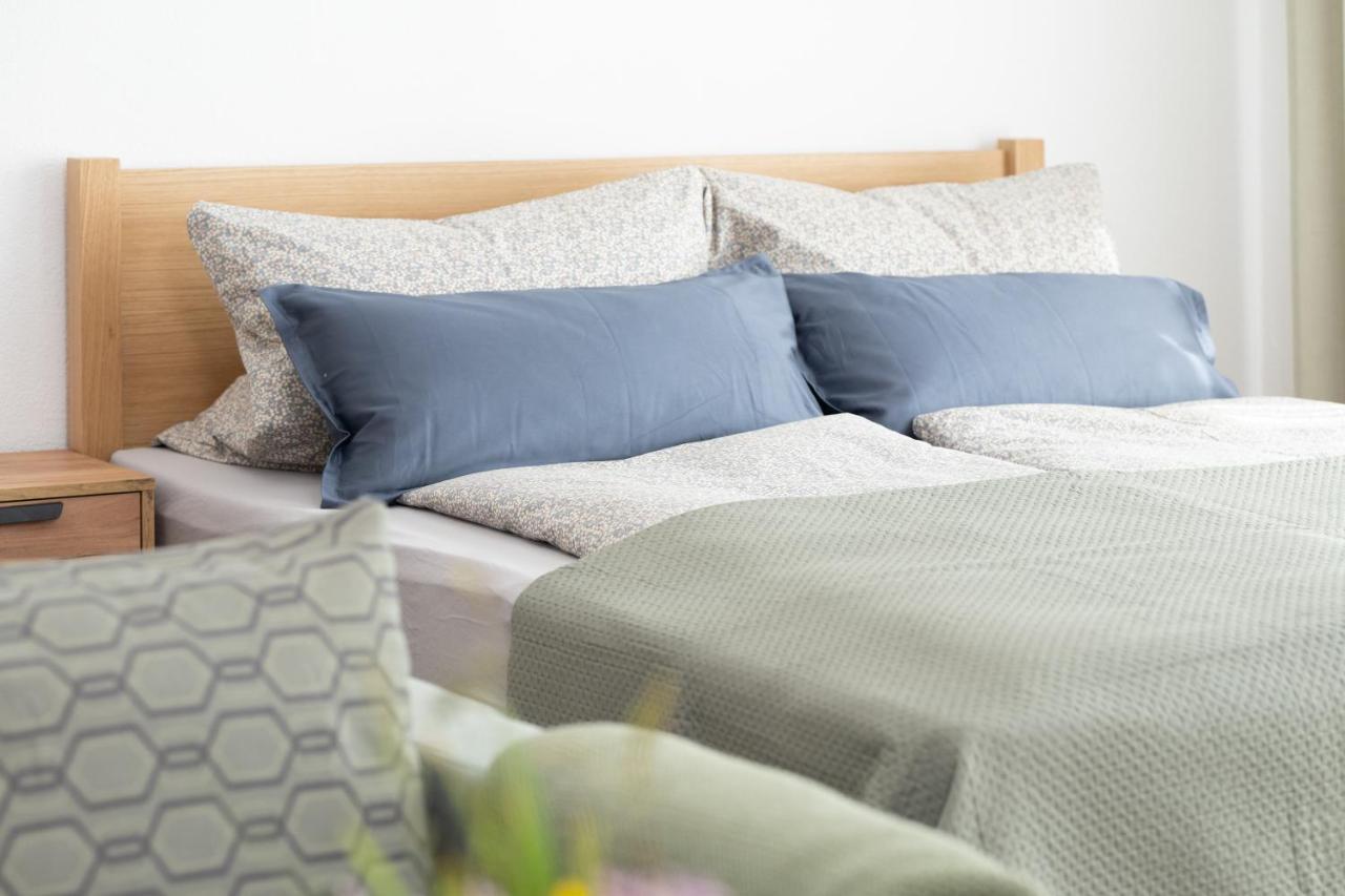 Apart4Me Scandi Apartment Geislingen Zentral Mit Parkplatz Гайслинген ан дер Щайге Екстериор снимка