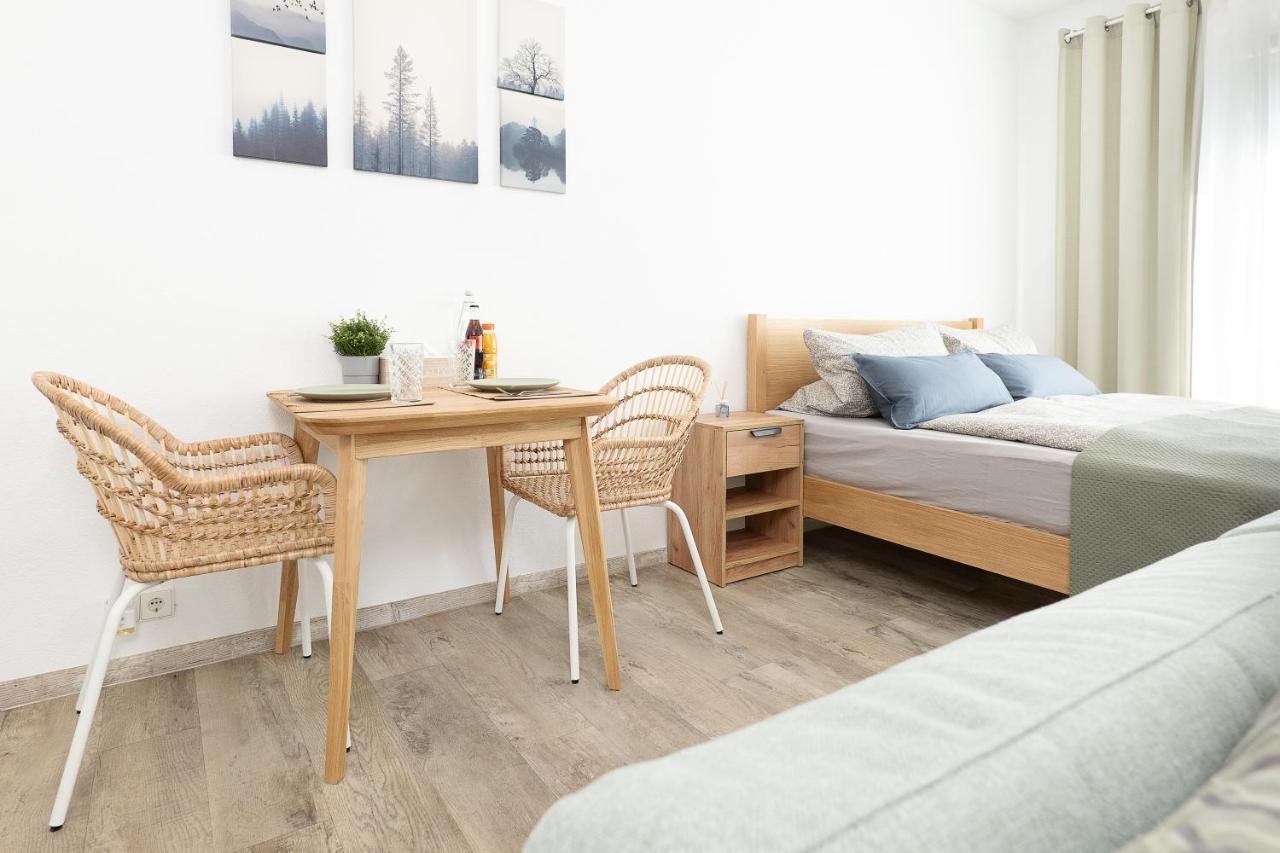 Apart4Me Scandi Apartment Geislingen Zentral Mit Parkplatz Гайслинген ан дер Щайге Екстериор снимка