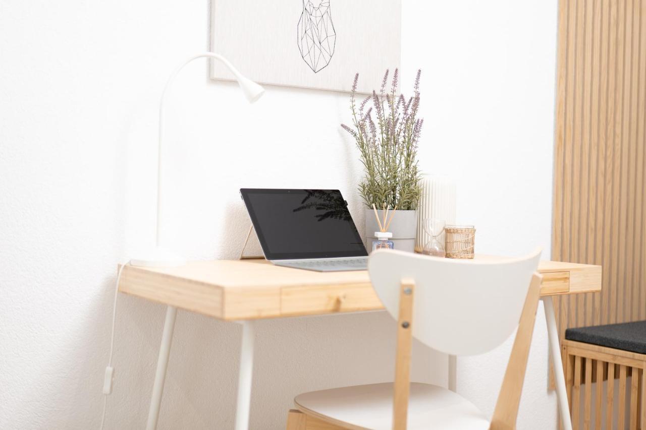 Apart4Me Scandi Apartment Geislingen Zentral Mit Parkplatz Гайслинген ан дер Щайге Екстериор снимка